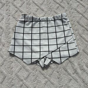 Women's Black and White Grid Pattern Skort